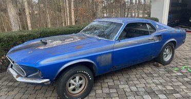 Ржавый клад: в заброшенном сарае нашли редкий спорткар Ford 60-х за $300 000 (фото)