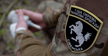 Урятував побратимів від хімзброї, але отримав опік: у ЗСУ розповіли про подвиг бійця (відео)