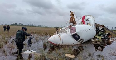 Перевозил кокаин: самолет-призрак из США нашли в болотах Гондураса (фото)