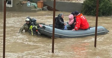 РФ накрили масштабні повені: у Дагестані та Чечні оголосили НС, вода руйнує мости (відео)