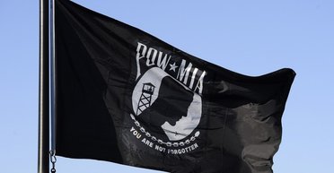 Україні потрібний другий прапор. Що на ньому має бути зображено (проєкт)