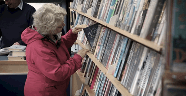 Переїжджала з хати в хату: бібліотекарі здивовані поверненням незвичної книги через 50 років