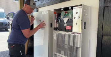 Цены на домашние аккумуляторы достигли рекордно низкого уровня: зачем их покупают