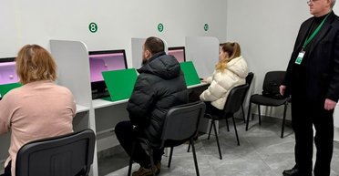 В Тернопольской области мужчина пришел сдавать теорию по ПДД со "шпионским набором"