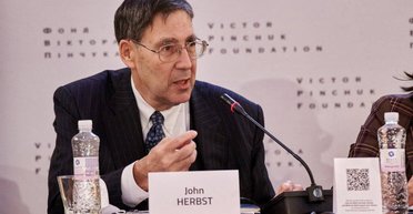 "Не можемо заплющувати очі". Чим НАТО та США допоможуть Україні в разі ескалації конфлікту з РФ