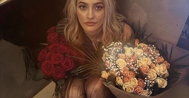 Єдина донька Майкла Джексона зʼявилася на публіці (фото)