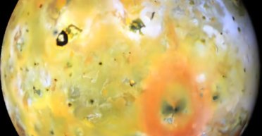 Вулкан у космосі: вперше виявили супутник у планети поза Сонячною системою (фото)