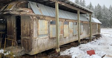 Можно не работать. Мужчина купил за $3 тыс. старый вагон и обеспечил семью до конца жизни