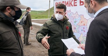 Зеленский повышает ставки. Зачем переговорщикам по Донбассу дали больше полномочий