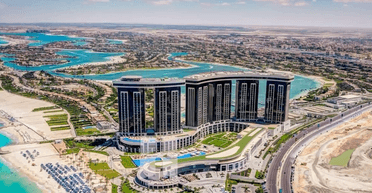 Дубай для экономных: новый курорт, куда "хлынули" туристы со всего мира