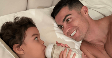 Наречена Кріштіану Роналду показала його підрослу меншу доньку (фото)