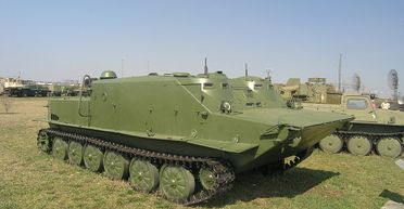 Говорить про відчай: ЗС РФ використовують техніку 1950-х років під Авдіївкою, — Newsweek (фото)