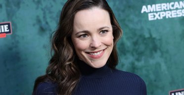 Рейчел МакАдамс у стильному вбранні відвідала прем'єру бродвейської вистави (фото)