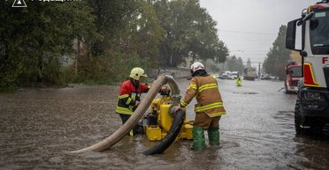 "Послідовно і справедливо": Зеленський пообіцяв розібратись, чому в Одесі від зливи загинули люди (відео)