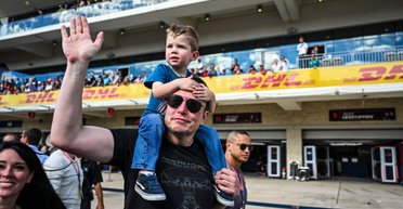 Китай рассматривает возможность продажи американского бизнеса TikTok Илону Маску