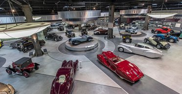 Уникальную коллекцию одного из крупнейших автомузеев распродадут на аукционе (фото)