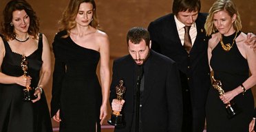 Вырезанные кадры победы фильма "20 дней в Мариуполе" добавят в телеверсию "Оскара"