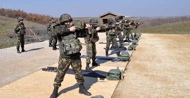 Настало ли время вводить военное положение в Украине