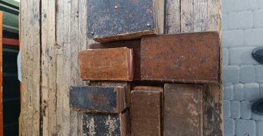 Украинец незаконно пытался вывезти старопечатные издания в Венгрию: самой старой более 300 лет (фото)