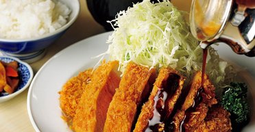 Японская отбивная тонкацу: рецепт вкусного шницеля в хрустящей панировке