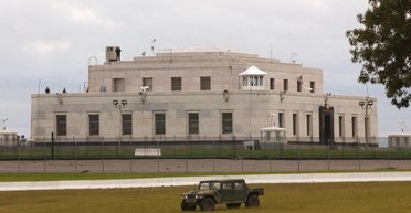 4500 тонн американского золота: Илона Маска пригласили посетить Форт-Нокс