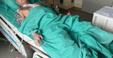 Узєлков показав, як зустрів день народження на лікарняному ліжку і розповів про цінний подарунок (фото)