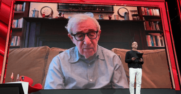 Известный режиссер Вуди Аллен "засветился" в Москве: украинцы возмущены его поступком (фото)