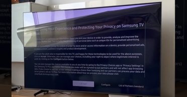 Пара випадково відірвала екран свого нового телевізора: яку помилку вона зробила