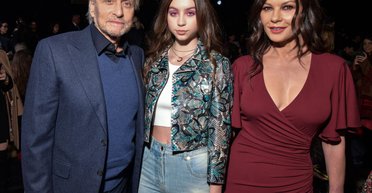 Кетрін Зета-Джонс поділилася кадром родини в повному складі (фото)