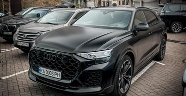 Почти Lamborghini: в Украине появился 640-сильный кроссовер Audi за 5 миллионов (фото)