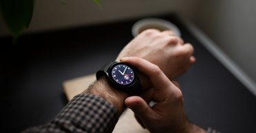 Україна переходить на літній час: що варто знати про переведення стрілок годинника