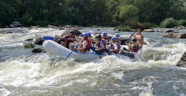 Скалы, рафтинг и леса. Уголок Украины, где можно найти занятие на любой вкус