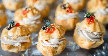 Профітролі з печінкою тріски: рецепт вишуканої закуски до свята