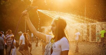 Волна жары накрывает Украину: кому ждать +35 градусов и где пройдут грозы