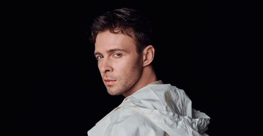 "Якщо боляче": Макс Барських презентував новий танцювальний трек (відео)