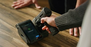 Як у Джеймса Бонда: з'явився пістолет, яким може стріляти лише власник (відео)