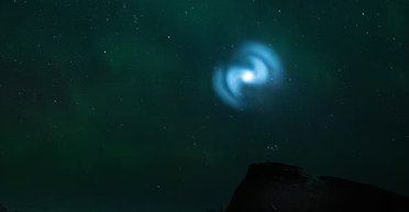 Спіральна галактика чи корабель інопланетян: у небі над Європою побачили дивний об'єкт (фото)