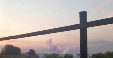 Ежеминутные взрывы: БПЛА атаковали военный аэродром РФ, аэропорт Волгограда закрыт (видео)