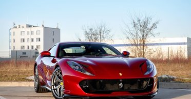 В Украину привезли скоростной 800-сильный суперкар Ferrari (фото)