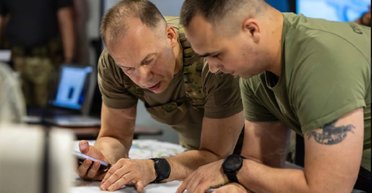 Жесткие бои и нестандартные решения: Сырский отреагировал на ситуацию под Покровском (фото)