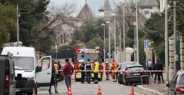 Выразили поддержку Украине: французские ученые бросили взрывчатку в российское консульство