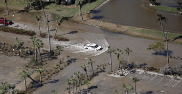 10 жертв и миллионы людей без электричества: во Флориде бушует ураган "Милтон" (фото)