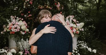 Найбагатша співачка світу Тейлор Свіфт виходить заміж: що відомо про її обранця (фото)