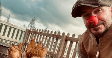 Девід Бекхем показав своїх курочок (відео)