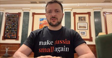 Зеленський потролив РФ у вечірньому зверненні: Захарова у відповідь погрожує "окупувати Київ" (відео)