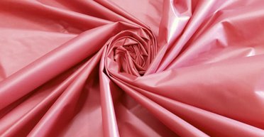 Ботфорты в коралловом цвете. Главные тенденции моды в 2019 году