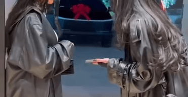 Кім Кардаш'ян подарувала подрузі розкішне авто за $100 тисяч (відео)