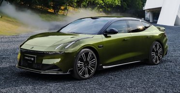 Расходует 4,2 л на 100 км: Geely и Volvo показали 520-сильный седан по цене Camry (фото)