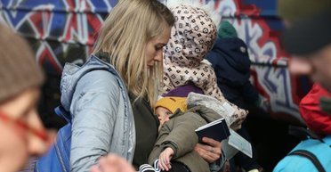 Від руїн — до нового дому: як повернути ВПО зруйноване житло і залишити їх в Україні