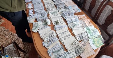 Від $2500 за "білий квиток": на Дніпропетровщині затримали організаторів схеми для ухилянтів (відео)